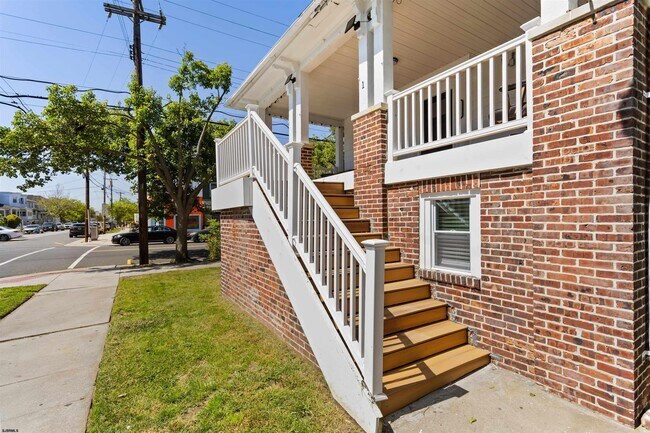 Building Photo - 1 S Delancy Pl