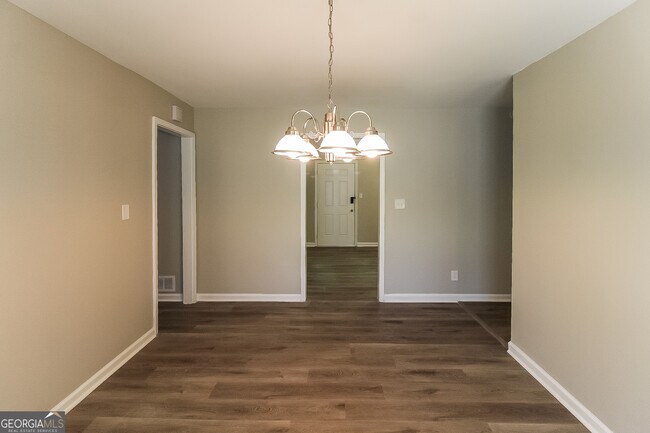 Building Photo - 6084 Monica Dr