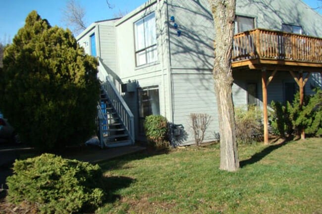 Building Photo - 497 Scenic Dr