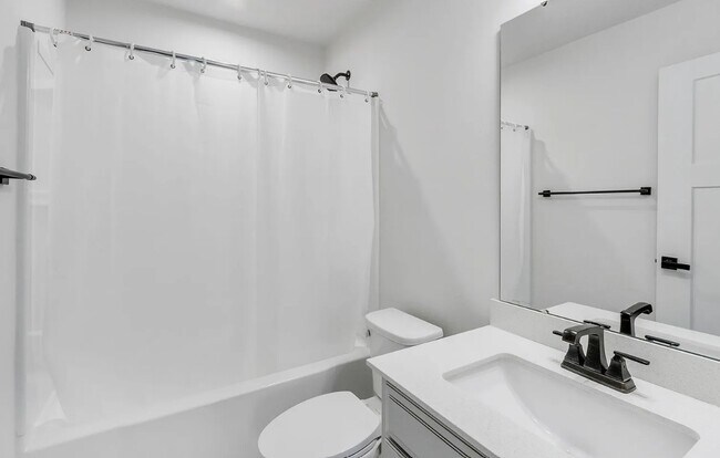 Building Photo - 4 Connaught Ct