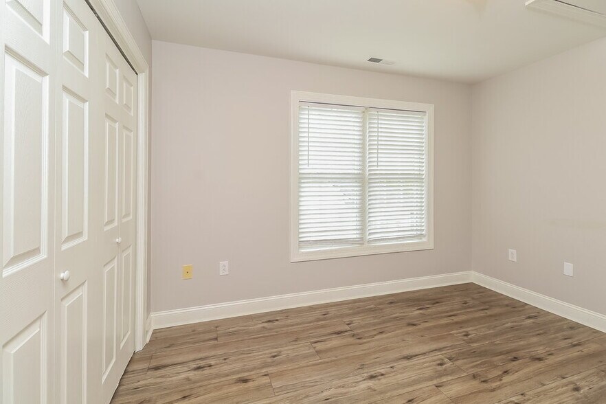 Building Photo - 1052 Enderbury Dr
