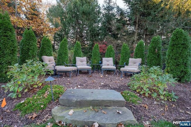 Building Photo - 39 Springhouse Rd