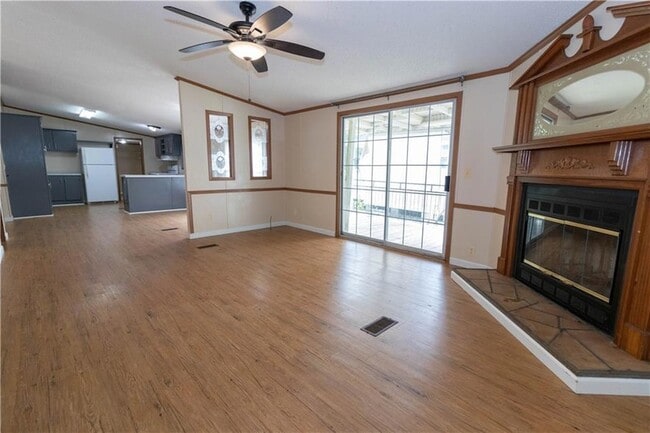 Building Photo - 400 Jefferson Dr