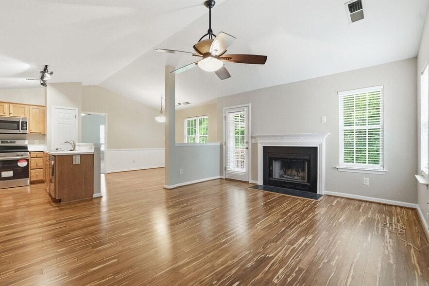 Building Photo - 2830 Black Walnut Ln