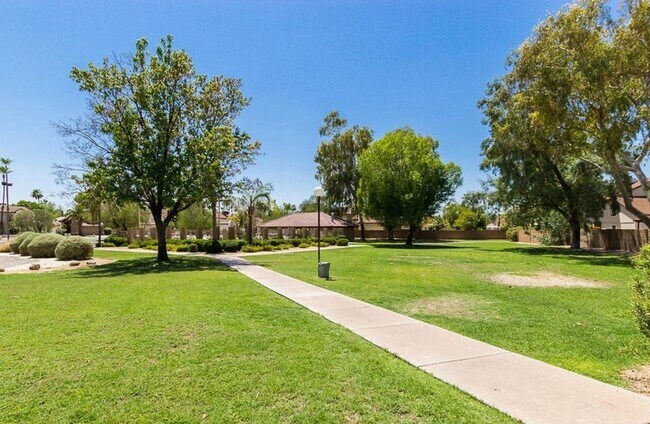 Building Photo - Stylishly Updated 3-Bedroom Home in Prime ...