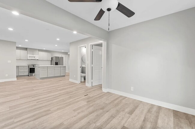 Building Photo - So many bathrooms!