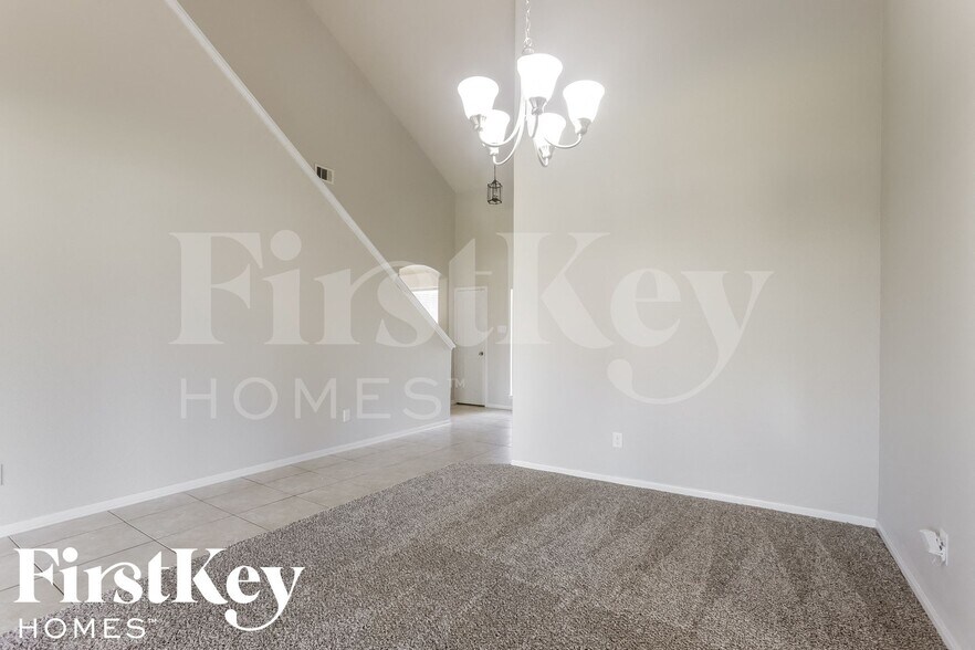 Building Photo - 9931 Knob Hollow Way