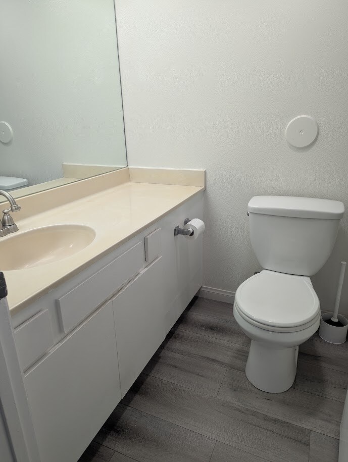 Building Photo - 1046 Canal St