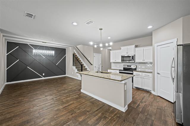 Building Photo - 9352 Herringbone Dr