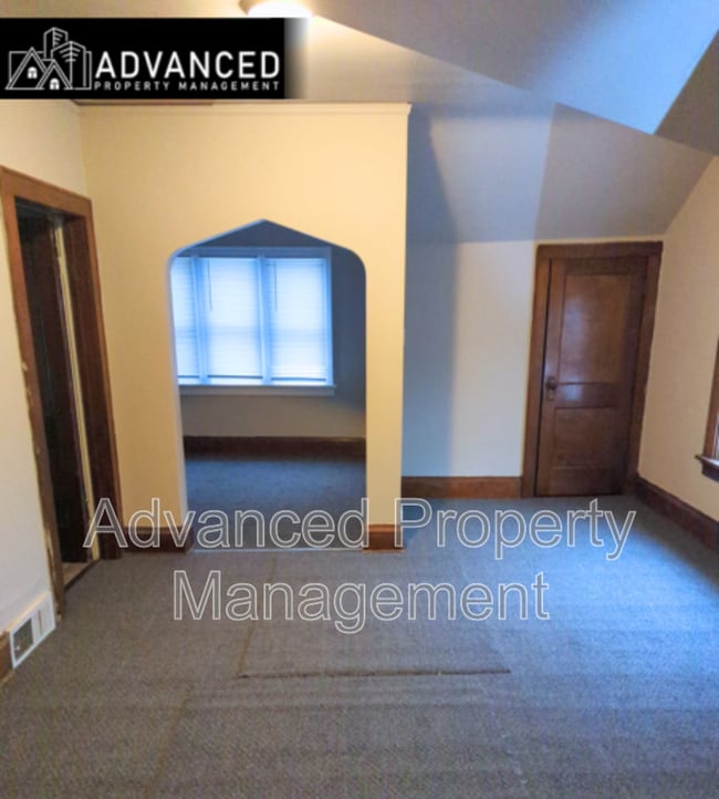 Building Photo - 3251 N 28th St