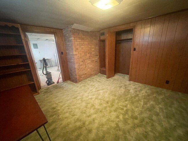Building Photo - Beautiful 3 Bedroom Home