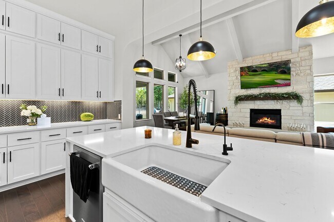 Building Photo - 127 Loysoya St