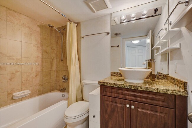 Building Photo - 6235 SW 47th Manor