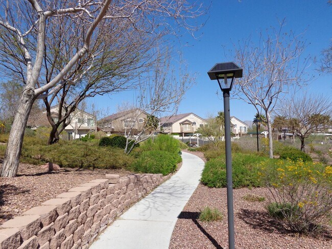 Building Photo - AMAZING 2 STORY TOWNHOME LOCATED IN A GATED COMMUNITY!