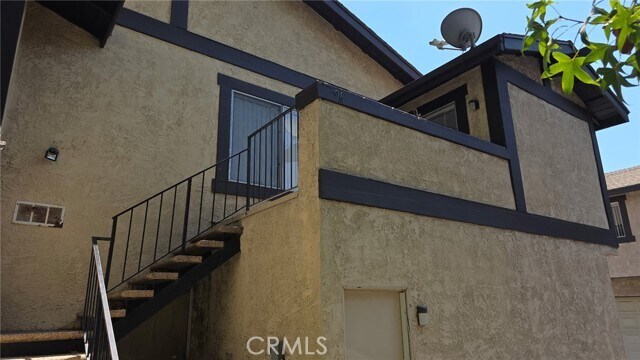 Building Photo - 9800 Vesper Ave