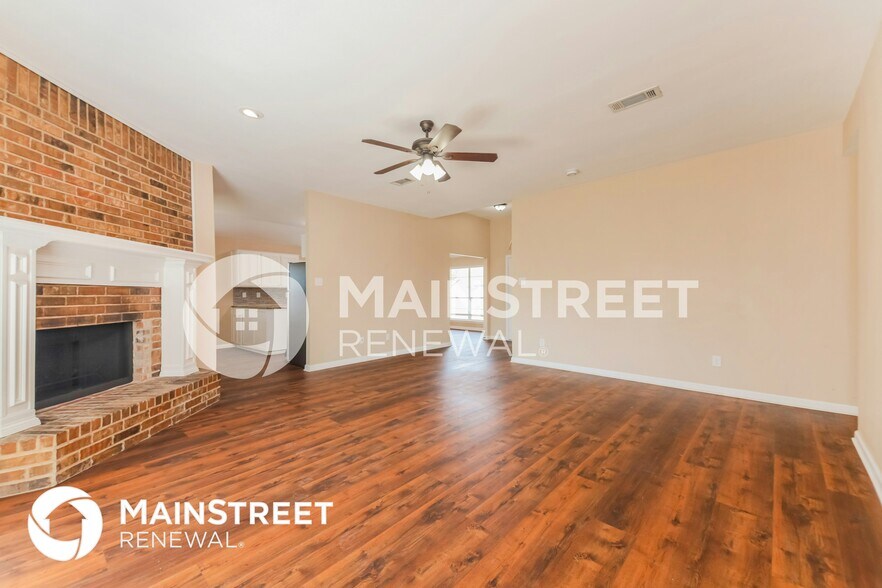 Building Photo - 9306 Chimneywood Dr