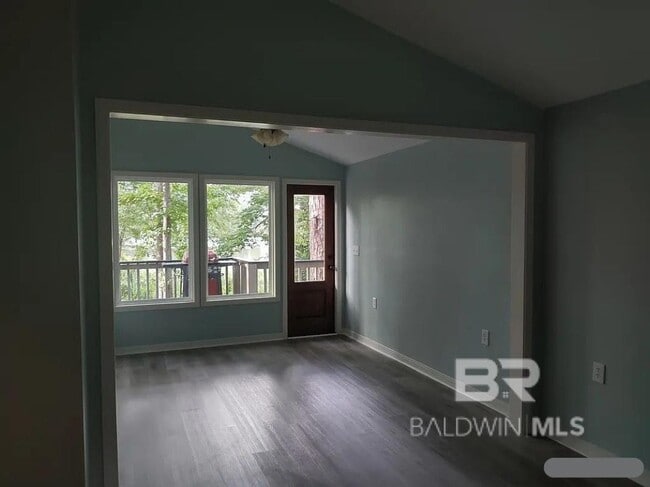 Building Photo - 31 Lake Shore Dr