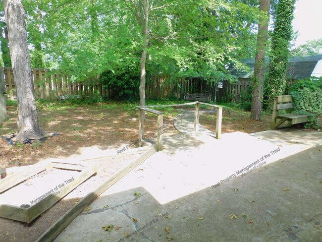 Building Photo - 2209 Revelle Ln
