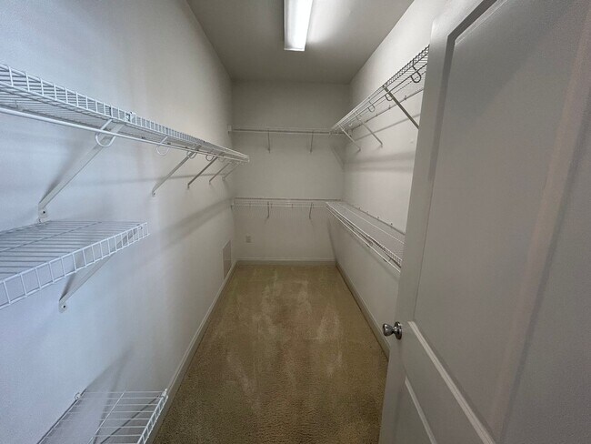 Building Photo - Oak Ridge at Plantation Landing | 4 Bedrooms, 3 Baths