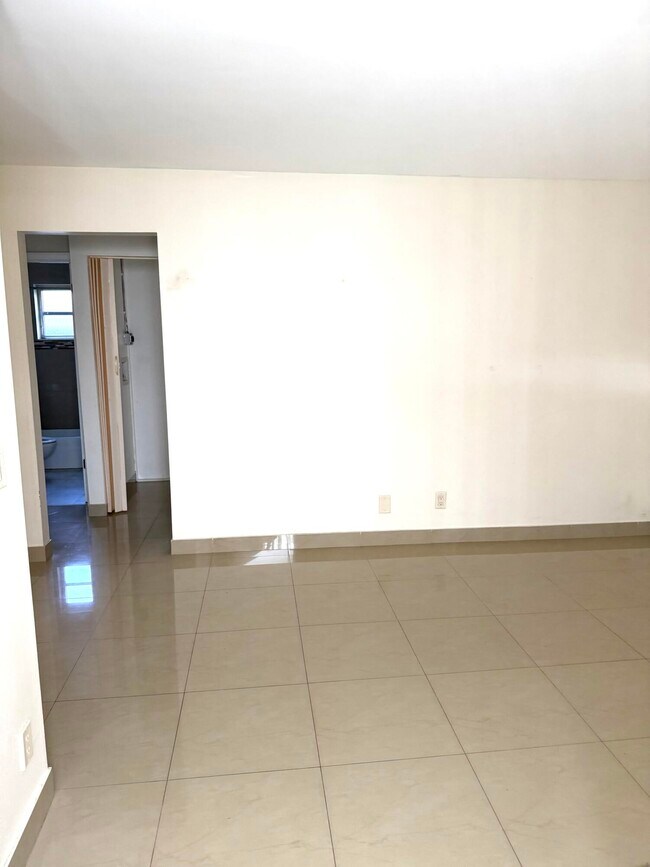 Building Photo - 1111 N Federal Hwy