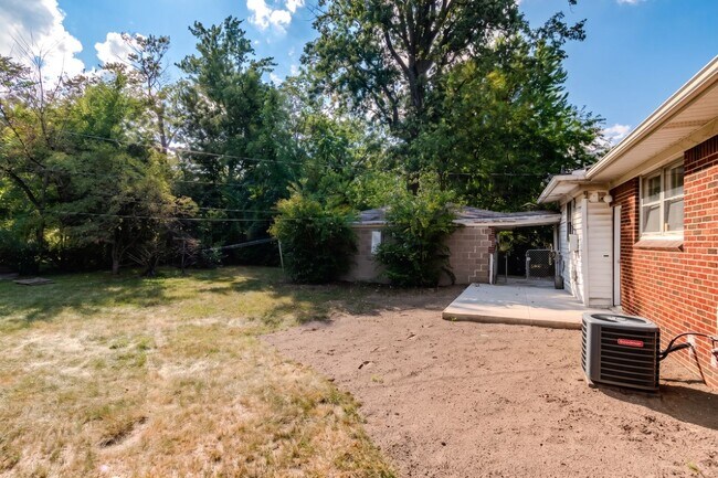 Building Photo - 20636 Woodcrest St