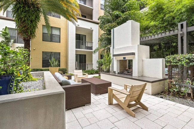 Building Photo - 4504 W Spruce St