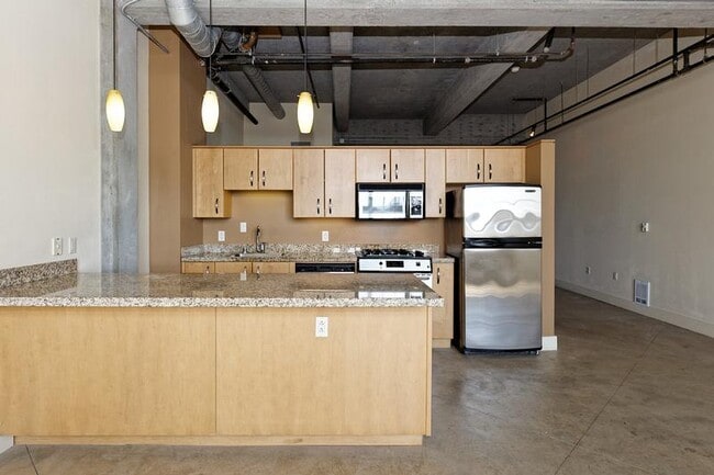 Building Photo - 201 4th St