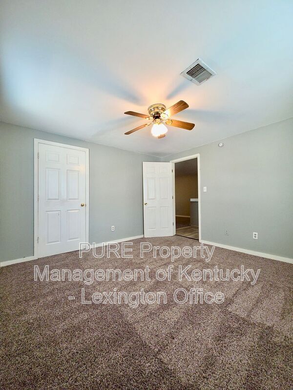 Building Photo - 215 Murray St