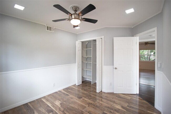 Building Photo - 8401 Royal Palm Blvd