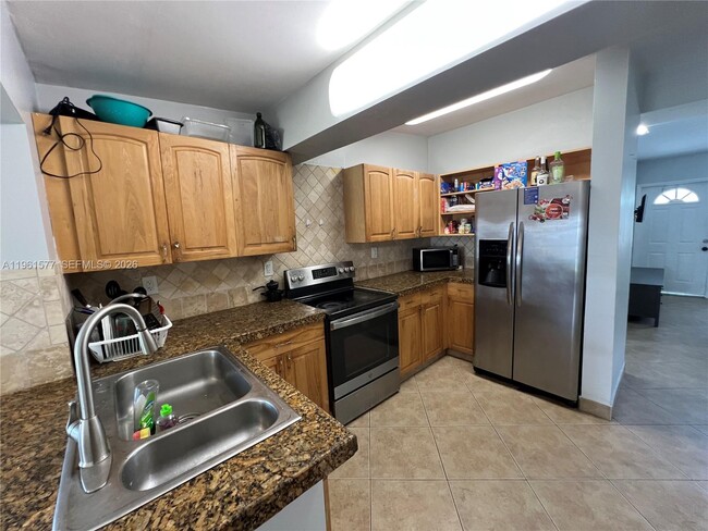 Building Photo - 1885 NE 53rd St