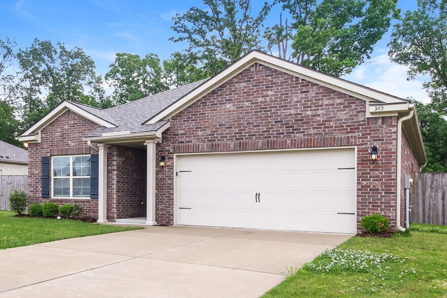 Building Photo - 365 Beau Tisdale Dr