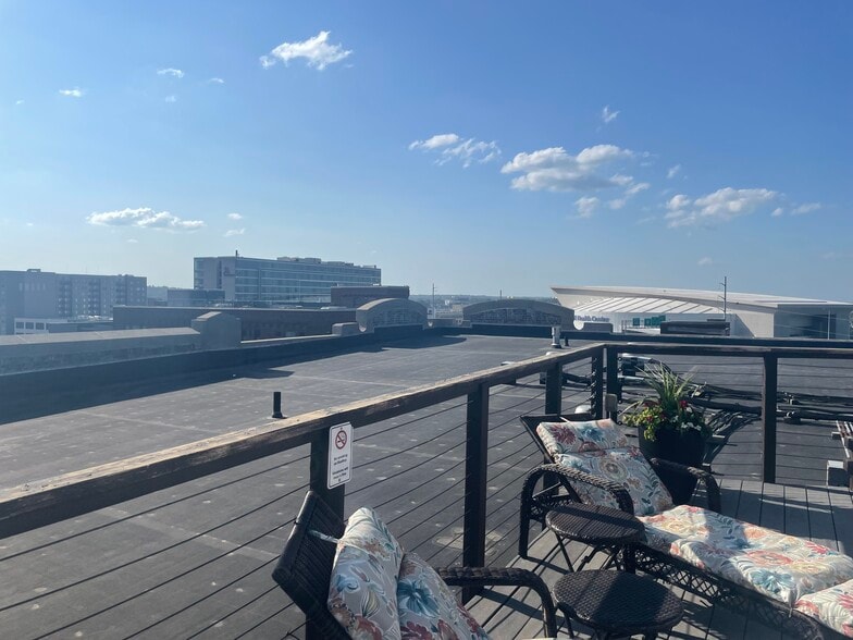 Building Photo - 105 S 9th St