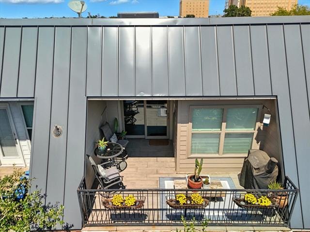 Building Photo - 1500 Pecos St