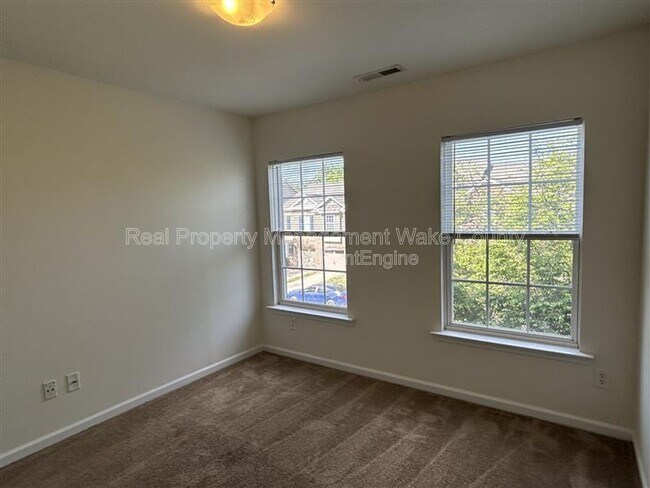 Building Photo - 119 Longchamp Ln