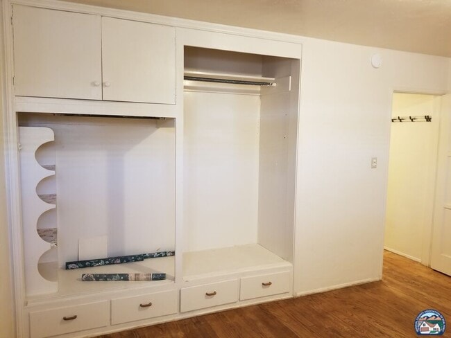 Building Photo - 285 W K St