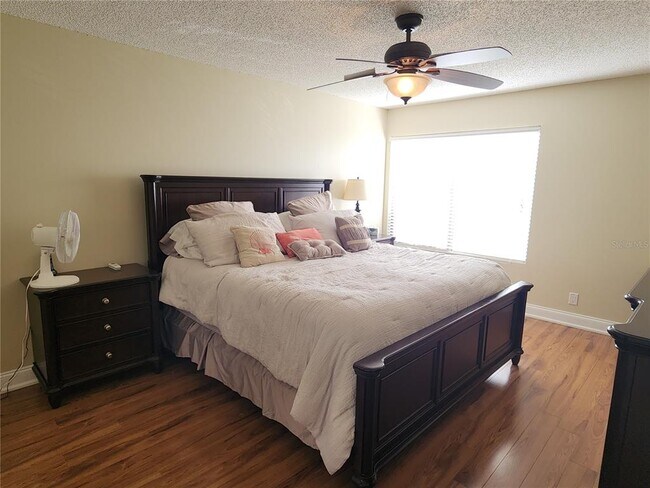 Building Photo - 6290 Bahia Del Mar Cir N