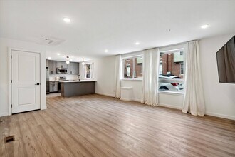 Building Photo - 1338 N 15th St