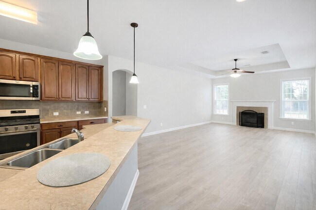 Building Photo - 9524 Helmsley Cir