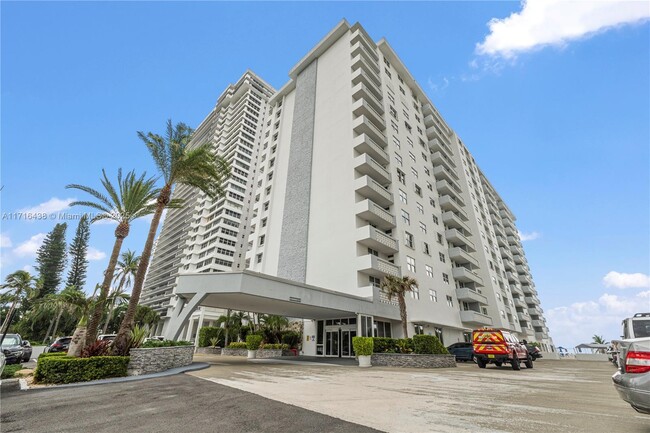 Building Photo - 4250 Galt Ocean Dr