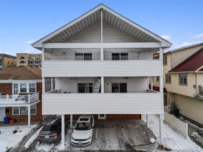 Building Photo - 616 E Broadway