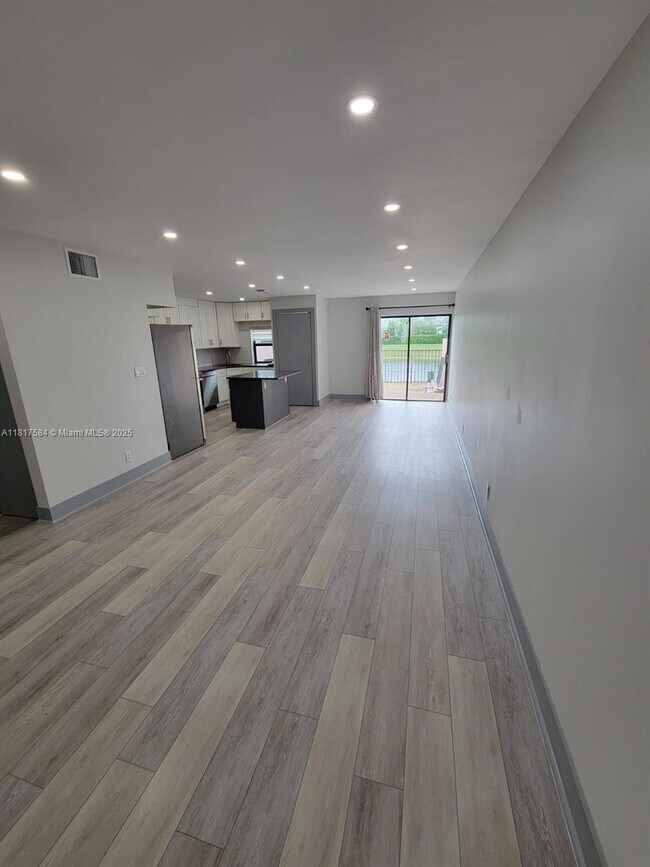 Building Photo - 9123 NW 38th Dr