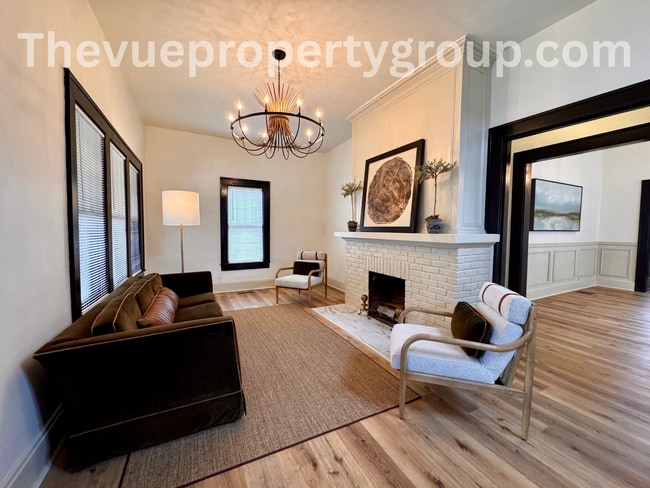 Building Photo - Completely remodeled 3 bedroom, brimming with charm & modern updates!