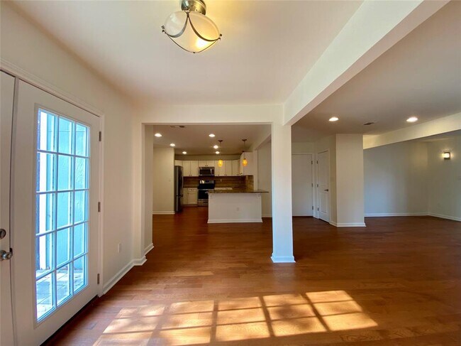 Building Photo - 2003 Patton Ln