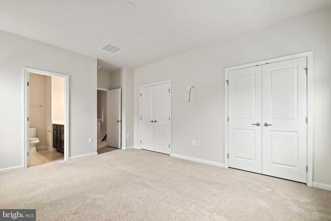 Building Photo - 716 River Crest Way