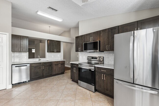 Building Photo - 4011 Levonshire Pl