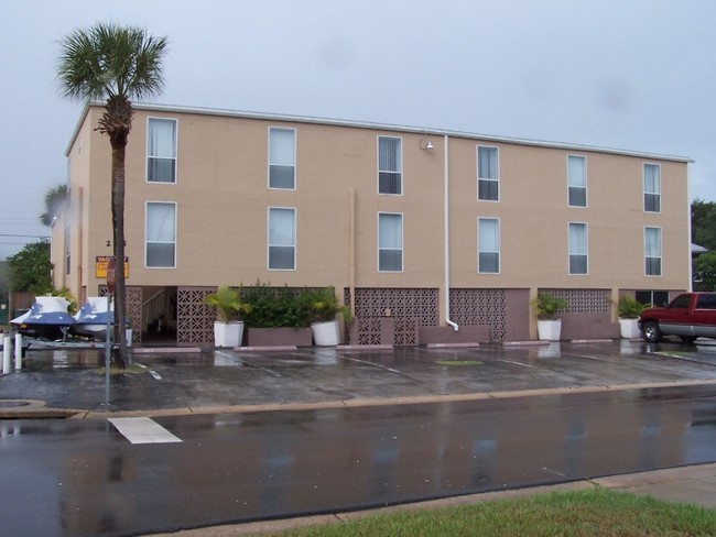 Primary Photo - Atlantic Lofts