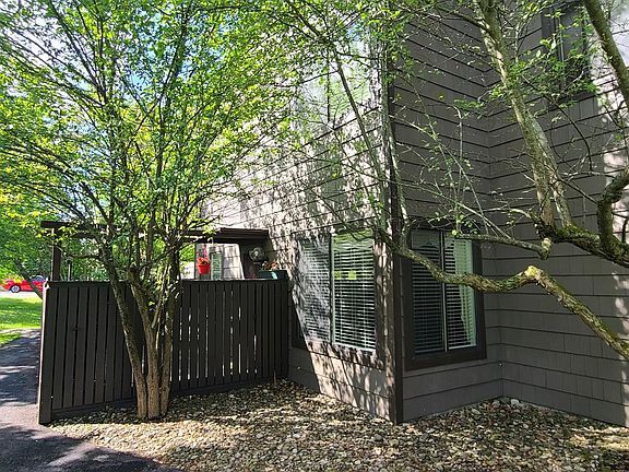 Building Photo - 230 Wildflower Dr