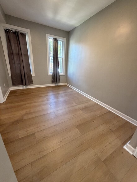 Building Photo - 740 Hobart Pl NW