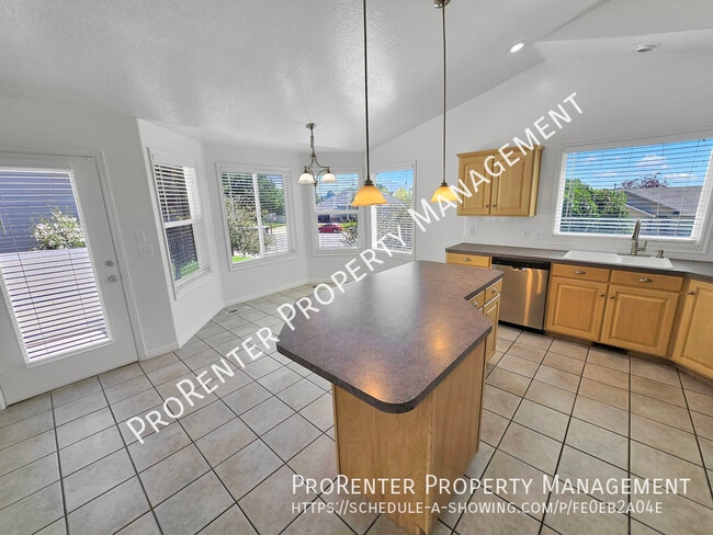 Building Photo - 2274 N 10 W