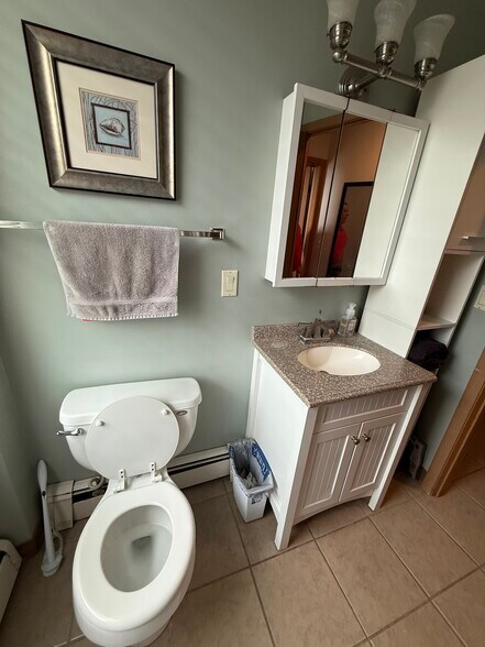 Bathroom - 111 Ewing St